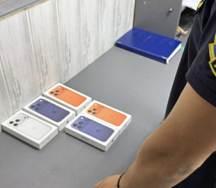 На Буковині митники зупинили спробу незаконного ввезення iPhone 17