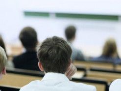 Студенти Рівненщини знову вчитимуться офлайн