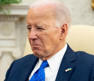 Байден не має наміру відмовлятися від заключних дебатів з Трампом - ЗМІ