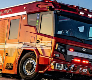 Первое в мире электрическое пожарное авто поступило на службу