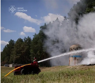 Українські розробники представили наземний роботизований комплекс Змій