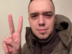 ЗМІ: Блогер Мирослав Олешко міг виїхати за кордон із підробленими документами за понад 10 тисяч доларів