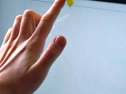 Фахівці розповіли, чи варто заклеювати камеру на ноутбуці для забезпечення конфіденційності