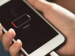 Немає світла, а телефон розряджається: як зберегти заряд на смартфоні
