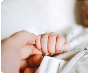 Заборонені продукти для дітей: чого варто уникати в раціоні немовлят