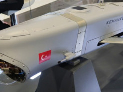 Компанія Baykar успішно випробувала крилату мініракету для БПЛА на основі ШІ