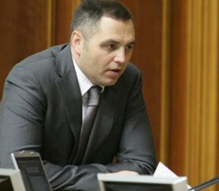 Портнов у червні виїхав з України, – "Схеми"