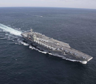 Один проти океану: хто крутить кермо ядерного гіганта USS Abraham Lincoln
