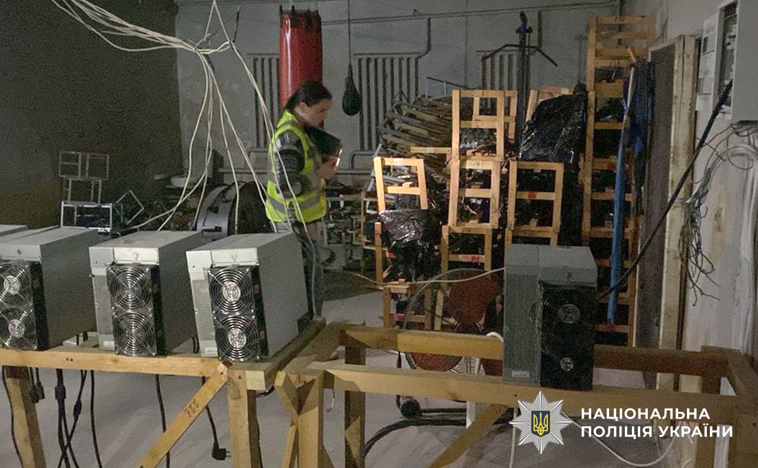 1v7_c5053077d8956be7bebff3713c6ee825.jpg (210 KB)