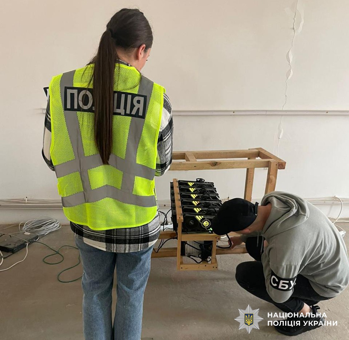 4v7_26bb1b3ea79359568a886e829ead51ac.jpg (215 KB)