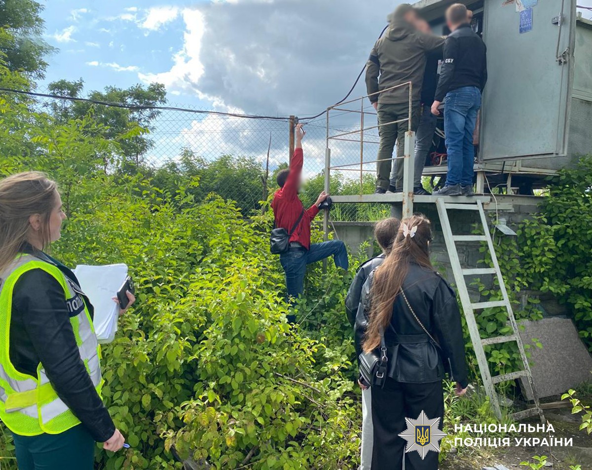 5v7_595eb607528202bfc4ff0fb52d1a91ca.jpg (370 KB)