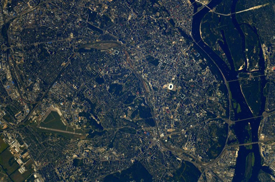 261649873b41c9-kyev-yz-kosmosa-1.jpg (121 KB)