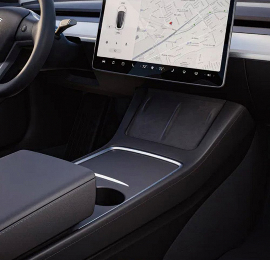 2Tesla-center-console-2_large.jpg (156 KB)