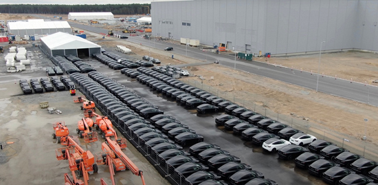 2Screen-Shot-2022-02-22-at-5.40.04-AM_large.jpg (145 KB)