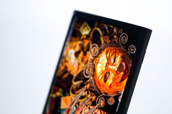 2oppo_under_screen_camera_close.jpeg (126 KB)