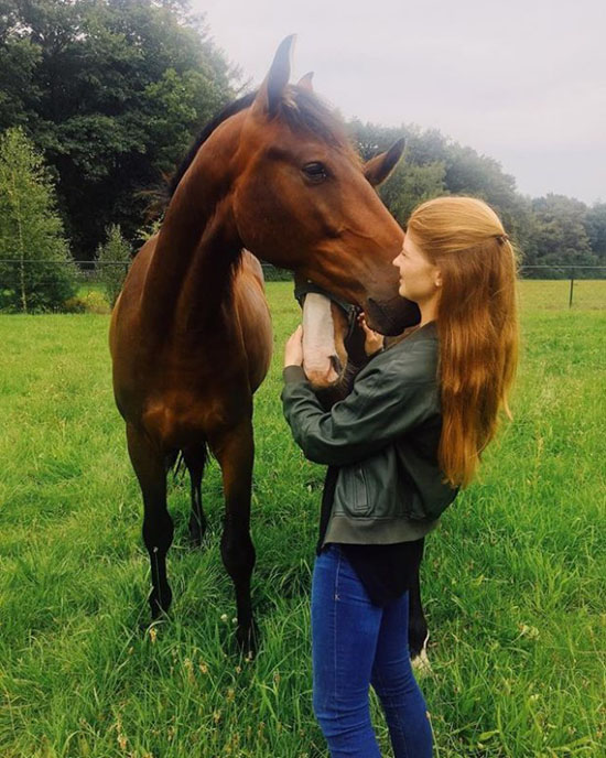 81127439_6754526.jpg (119 KB)