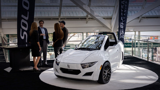 201000zze-473f.jpg (148 KB)