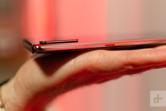 3huawei-p30-pro-exclusive-8-720x720.jpg (39 KB)