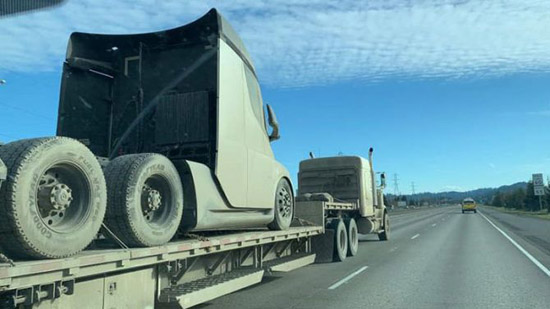 31585067928_tesla-zavershila-ispytaniya-gruzovikov-semi-na-alyaske3.jpg (58 KB)