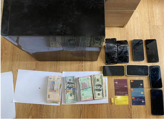 12313311.jpg (166 KB)