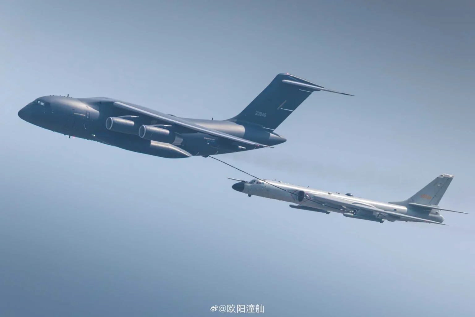 china_conducts_first_public_aerial_refuelling_exercise_between_y-20u_tanker_and_h-6n_strategic_bombers_925_001-b33e84b7-1536x1024.webp (30 KB)