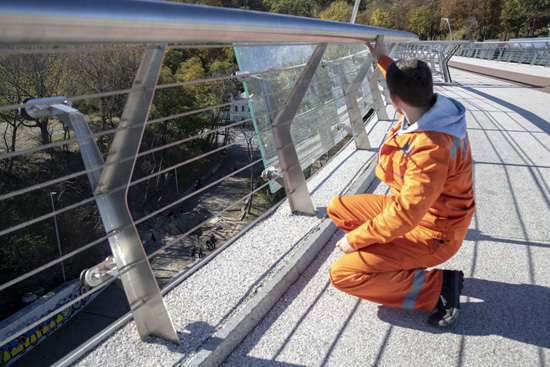 215_1_93.jpg (129 KB)